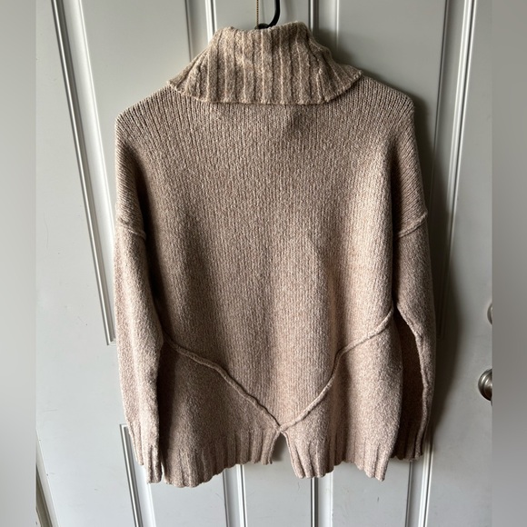 Michael Michael Kors Women’s Turtle Neck Thick Knit Sweater Oatmeal Color - Picture 2 of 5